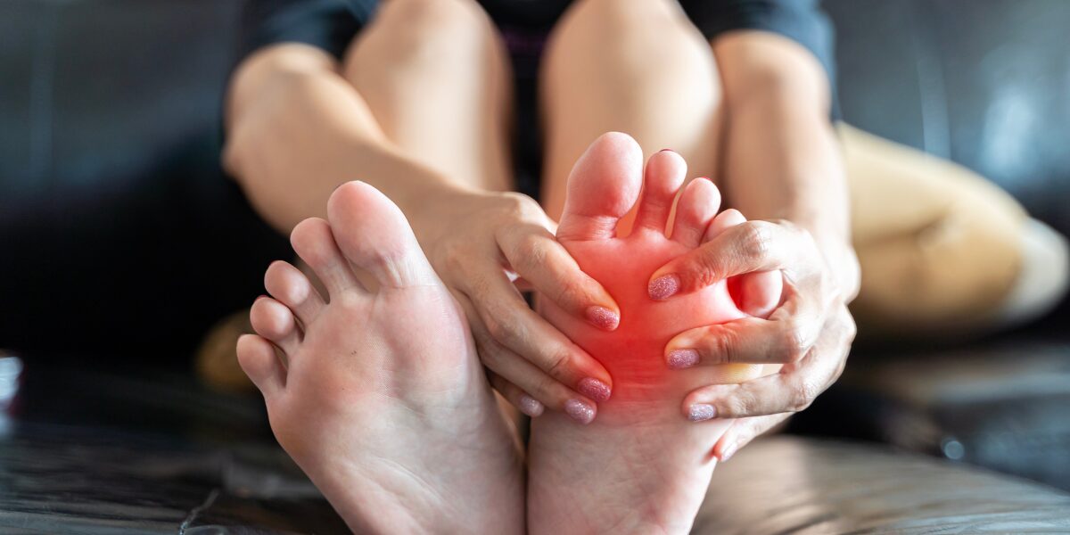 Einladung zur hybriden Fortbildung „Plantarfasziitis“ als Ursache chronischer Fußschmerzen